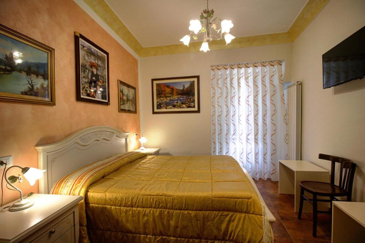 B&B In Centro A Pacentro Eksteriør billede