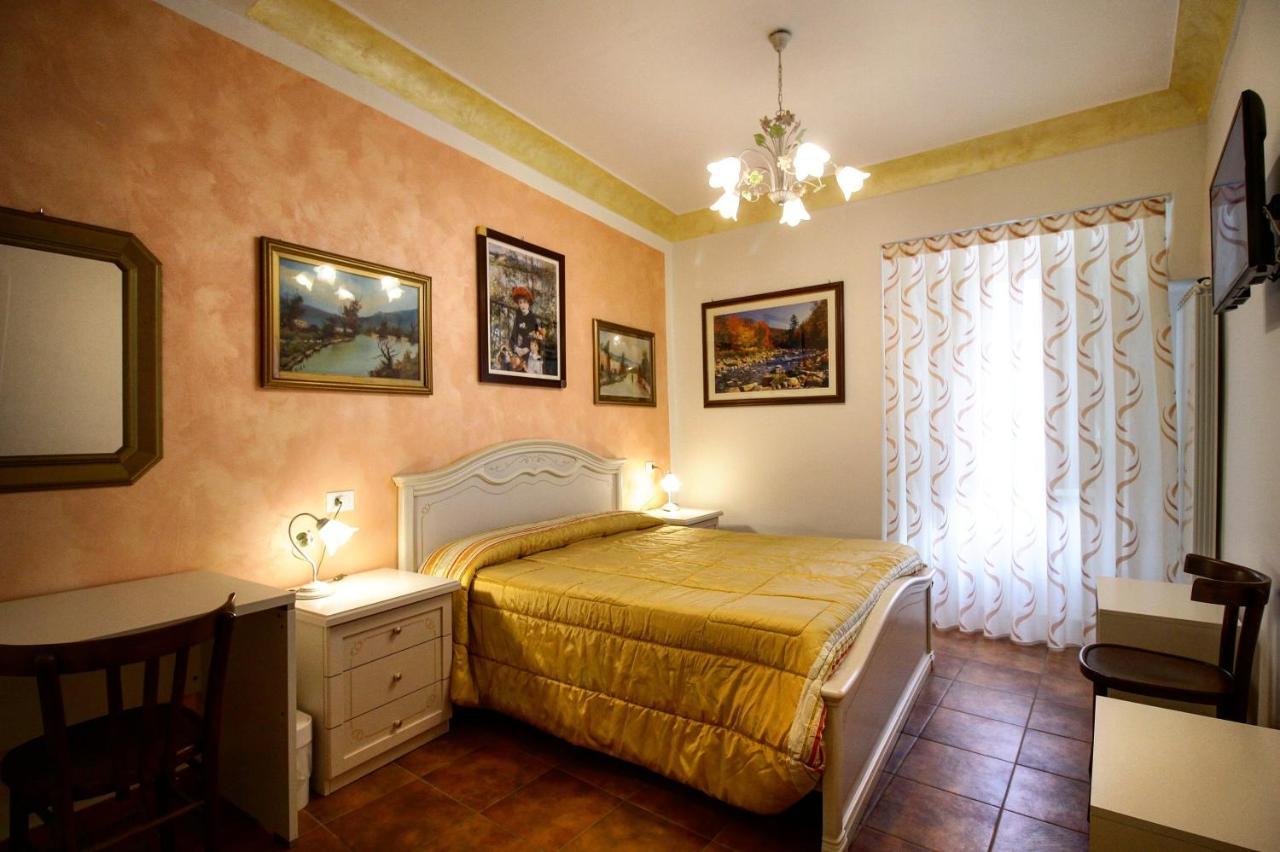 B&B In Centro A Pacentro Eksteriør billede